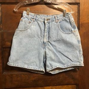 Nuovo high rise mom shorts